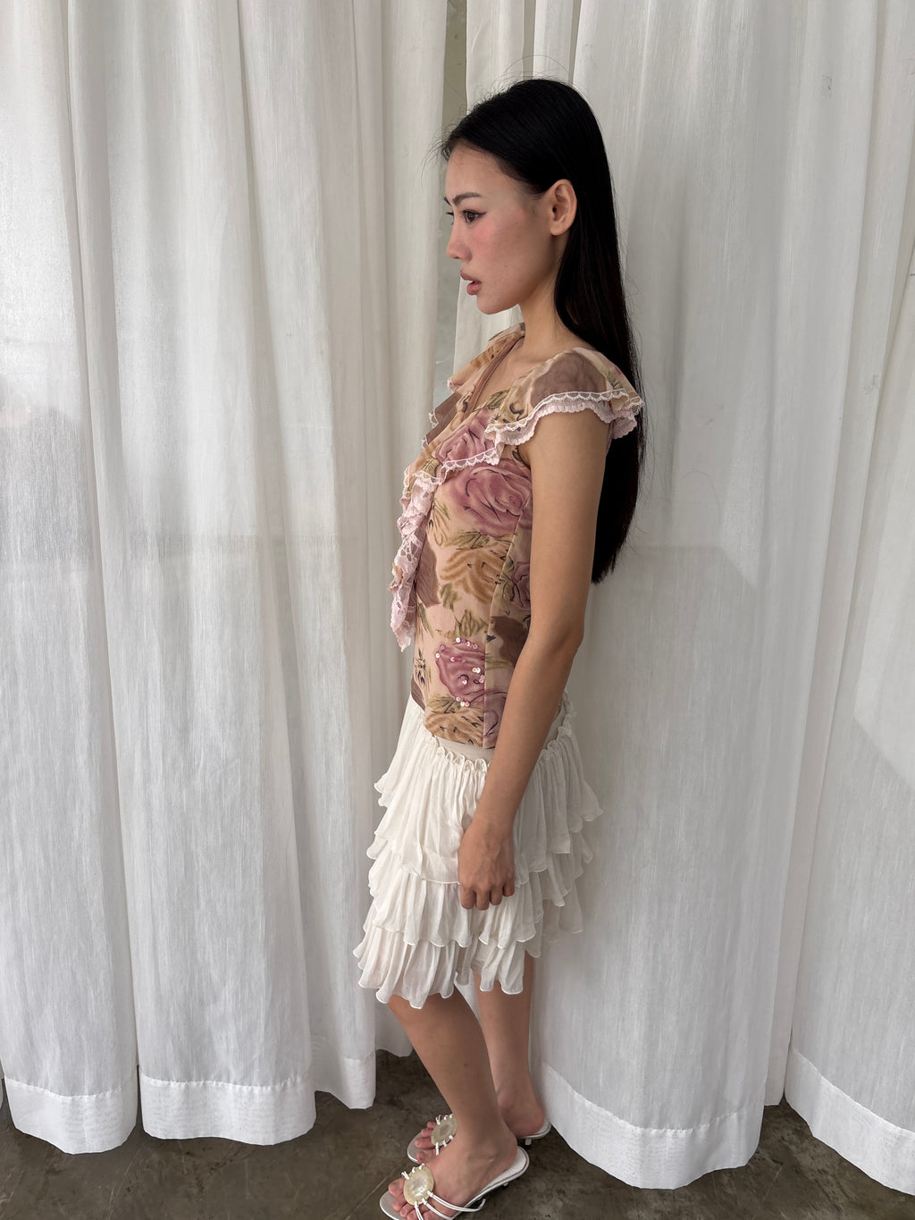 Rose print lace ruffle top
