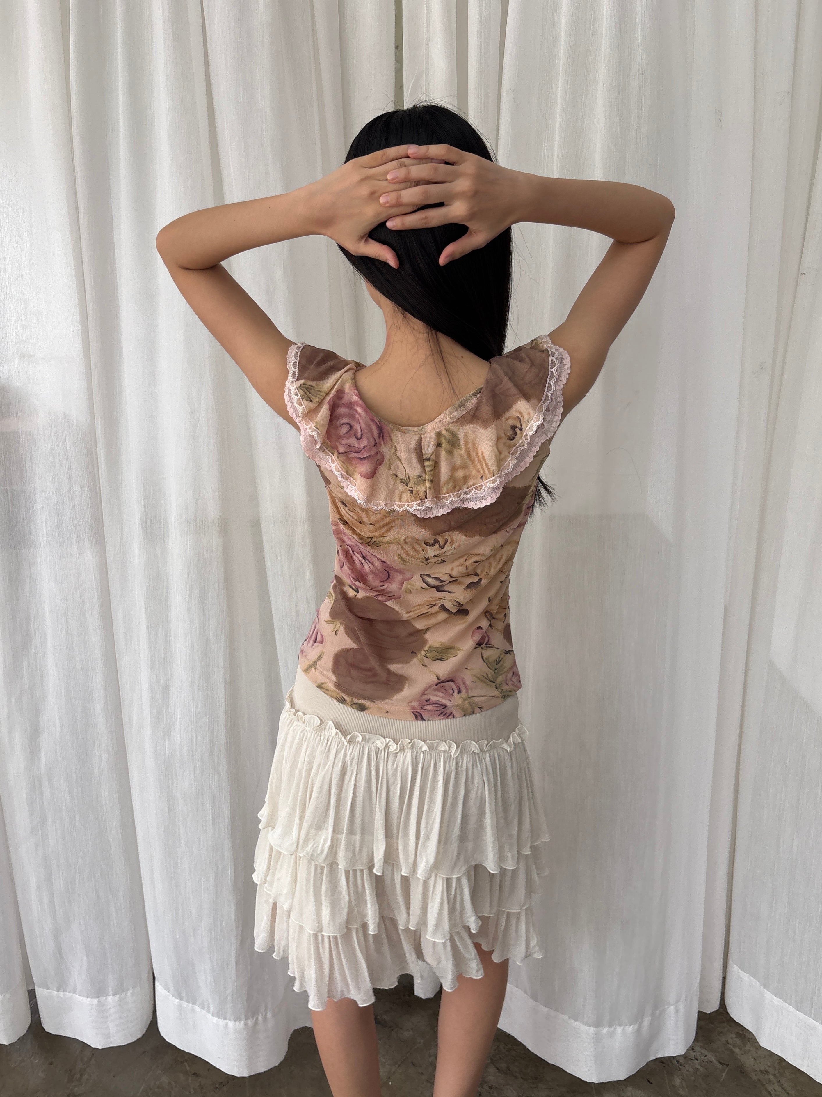 Rose print lace ruffle top