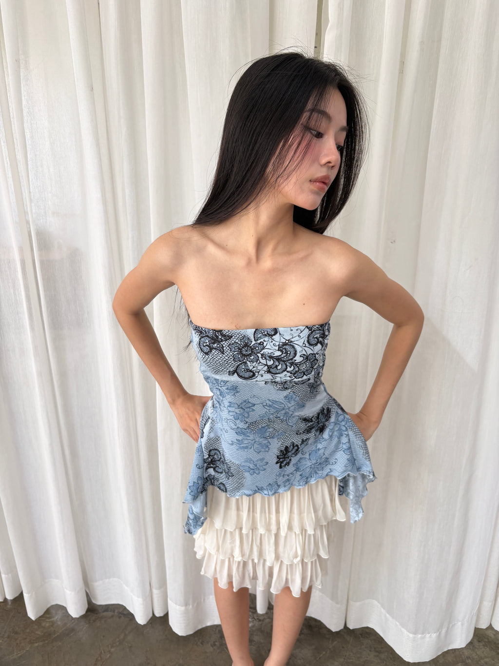 Blue lace printed tube top
