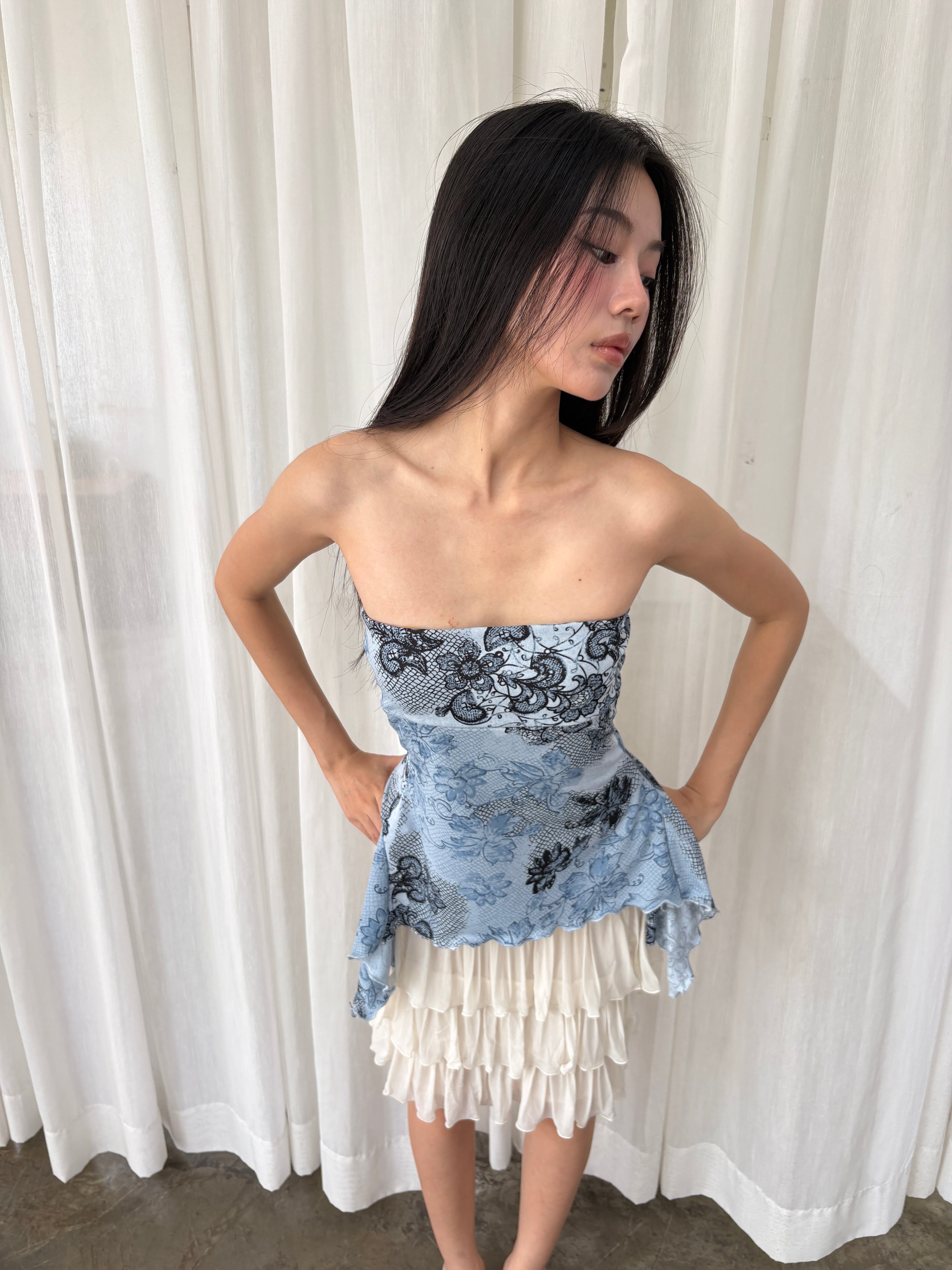 Blue lace printed tube top