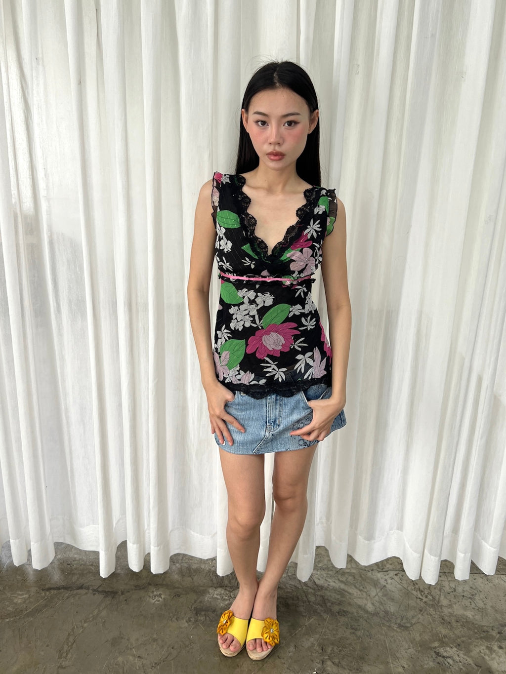 Lace trim floral tank