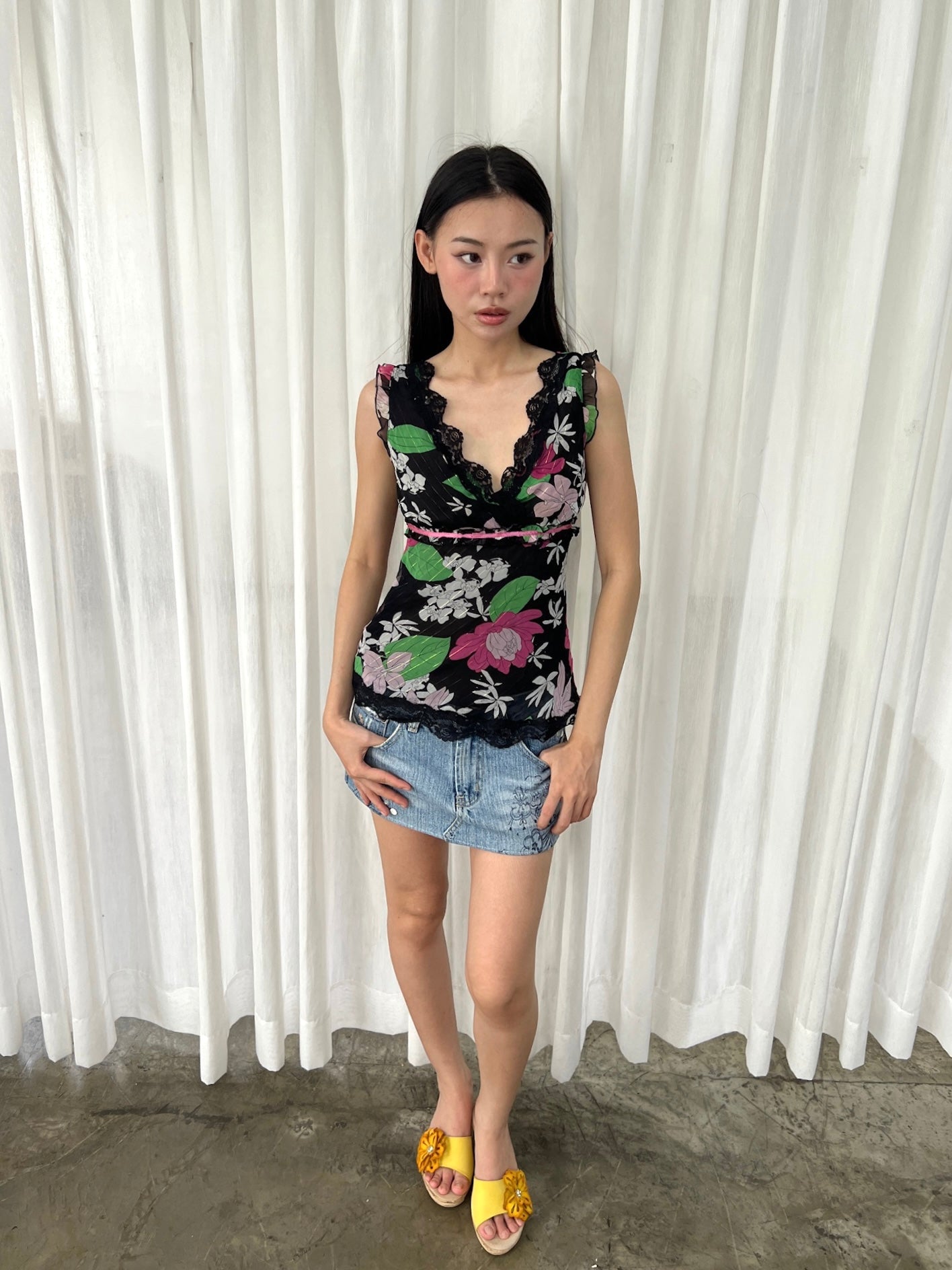 Lace trim floral tank