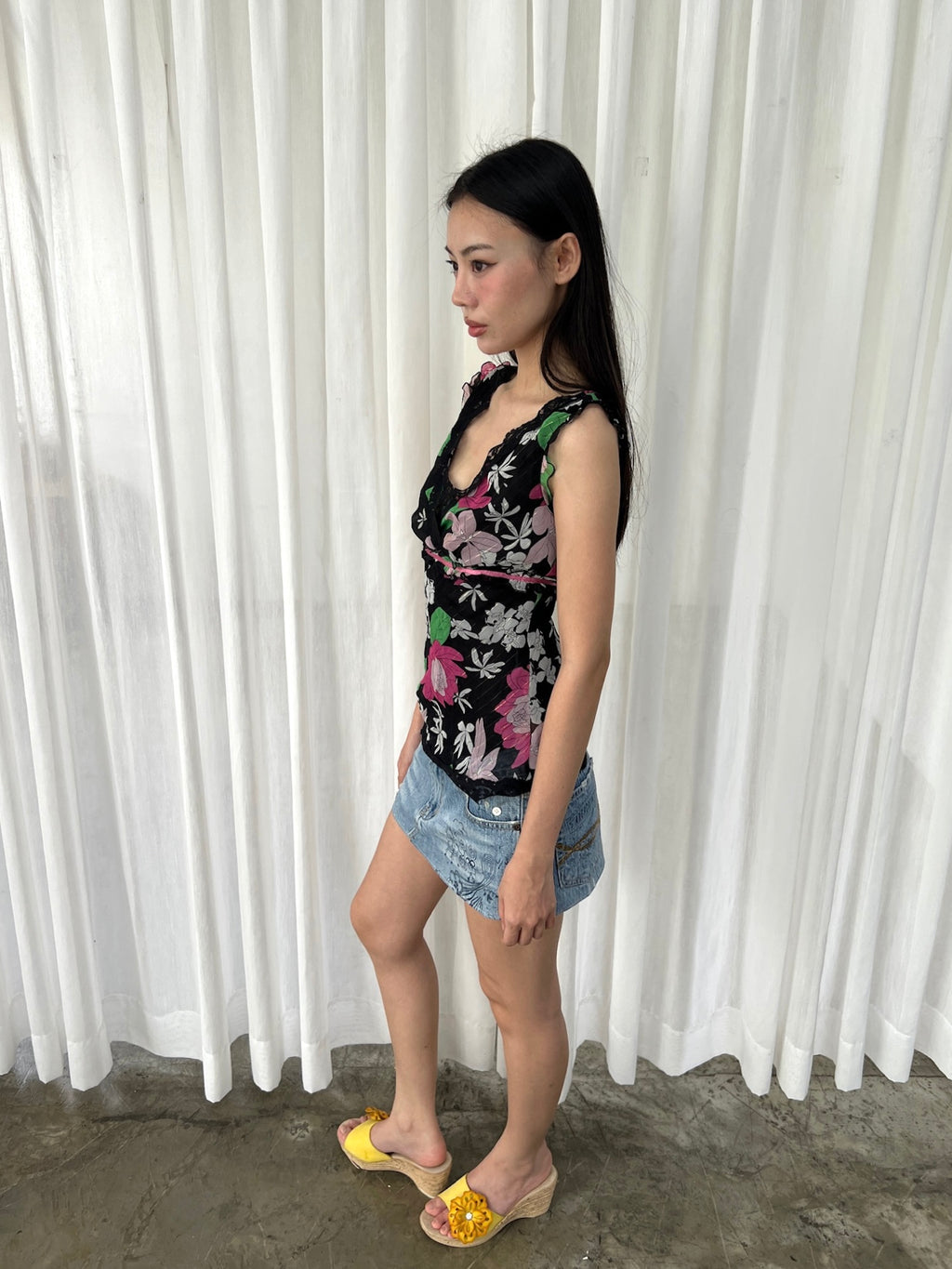Lace trim floral tank