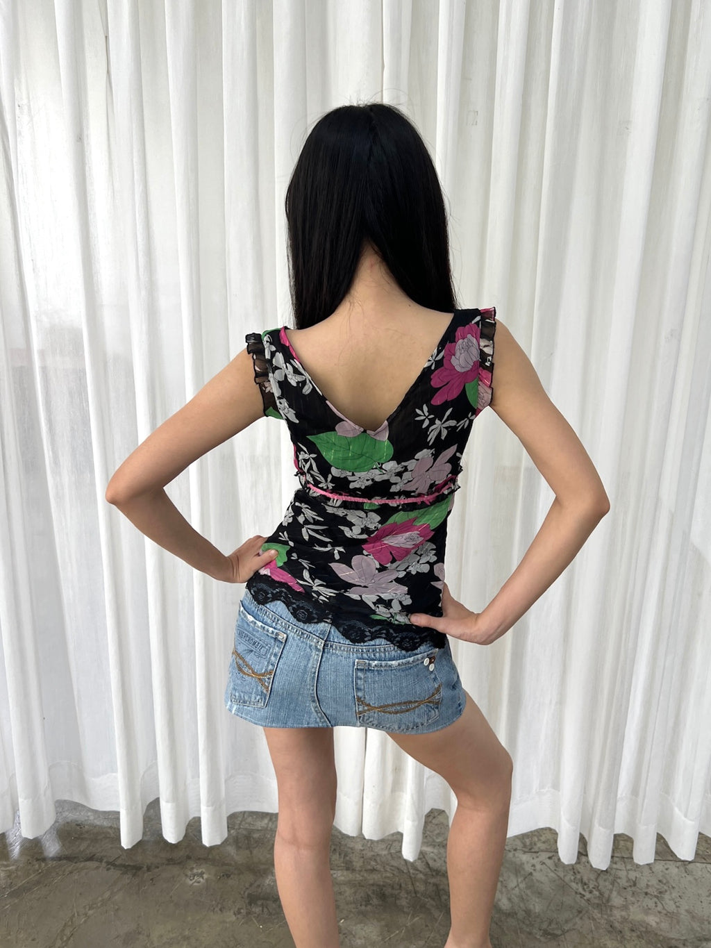 Lace trim floral tank