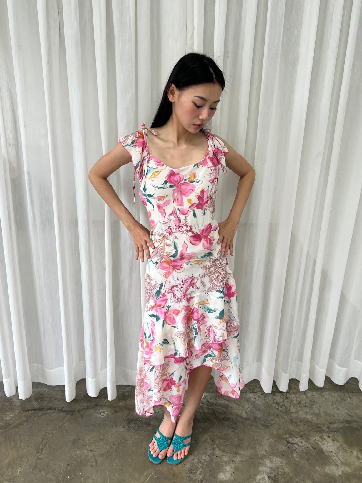 Floral tie sleeve dress