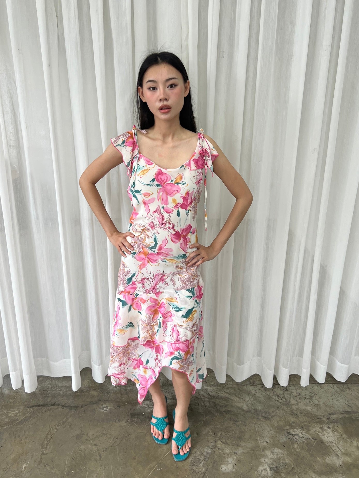 Floral tie sleeve dress