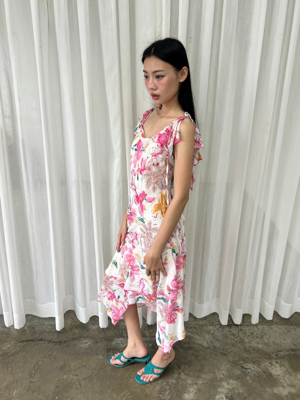 Floral tie sleeve dress