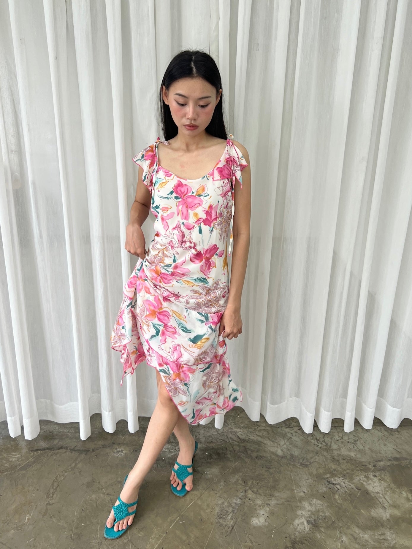 Floral tie sleeve dress