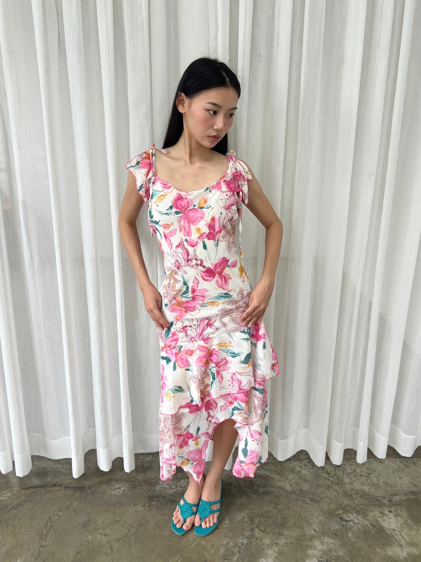 Floral tie sleeve dress