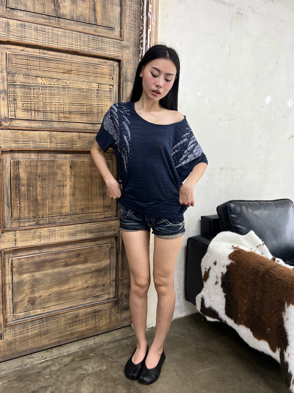Navy batwing tee
