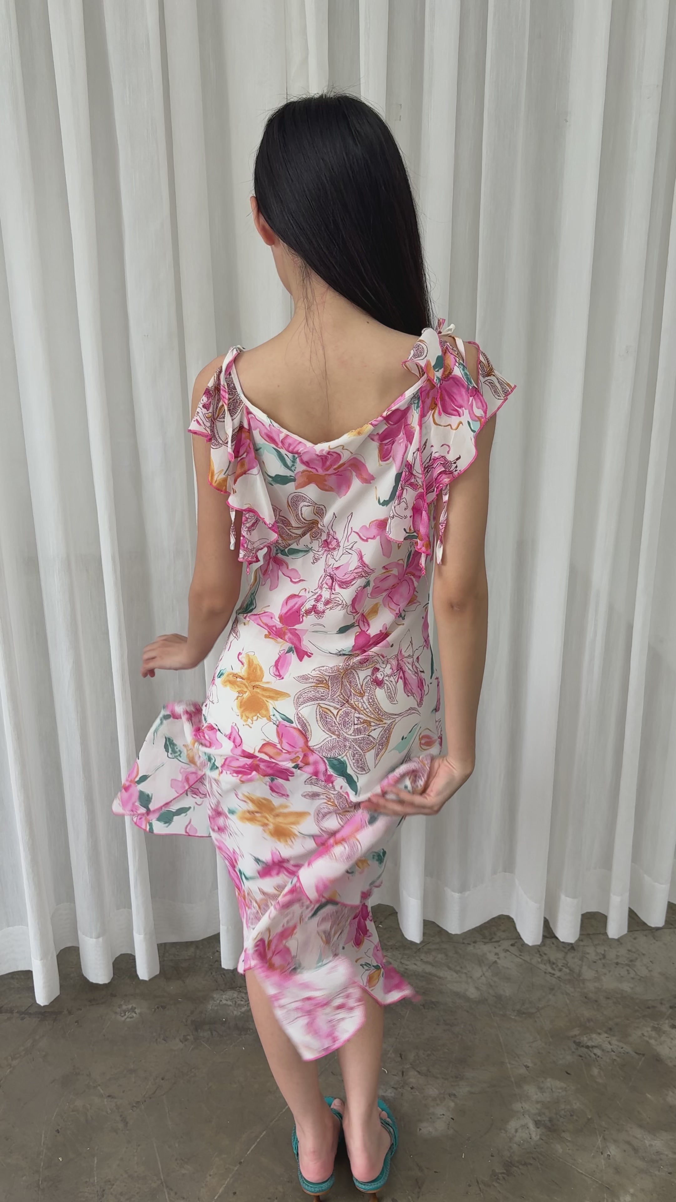 Floral tie sleeve dress