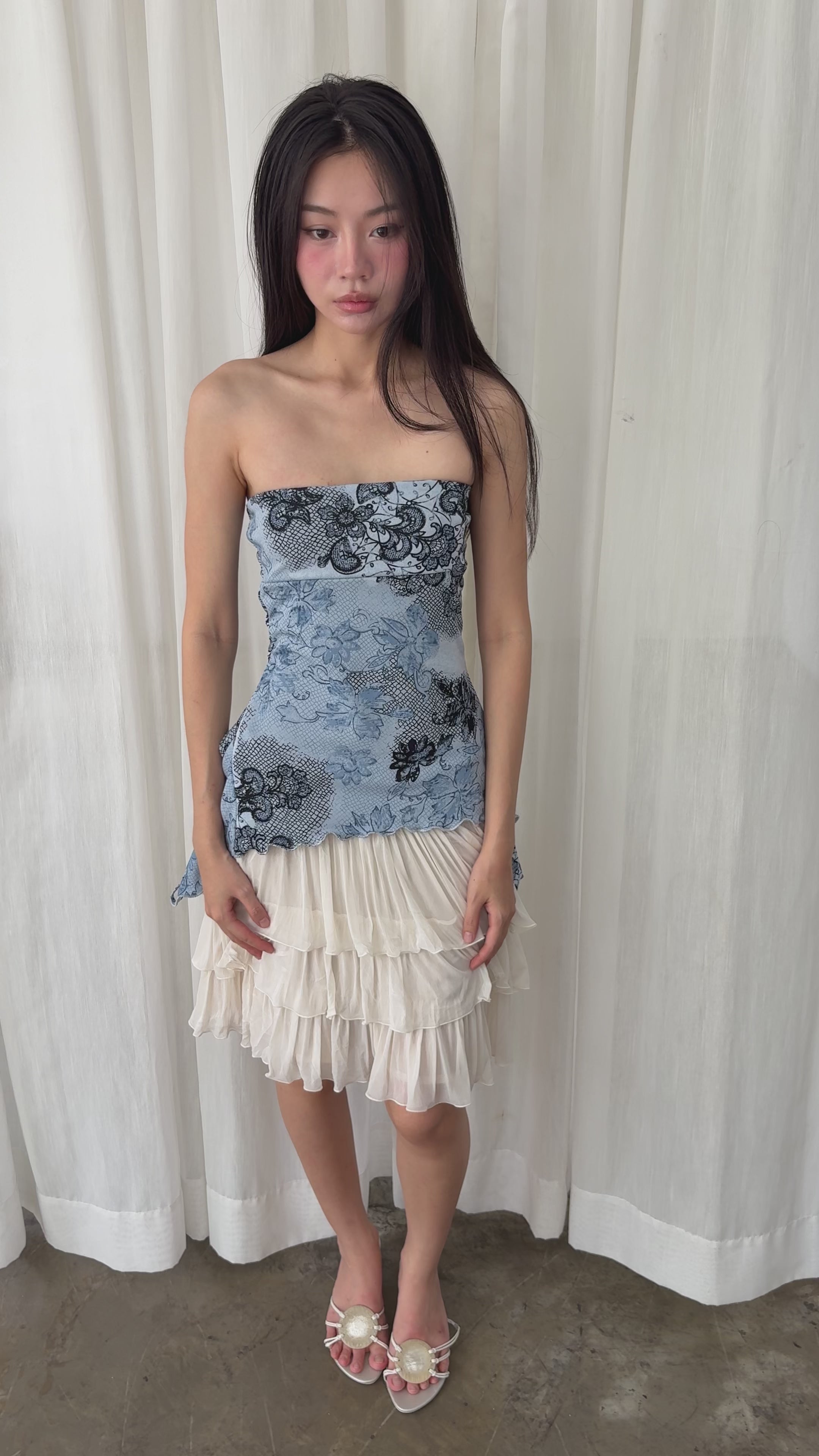 Blue lace printed tube top